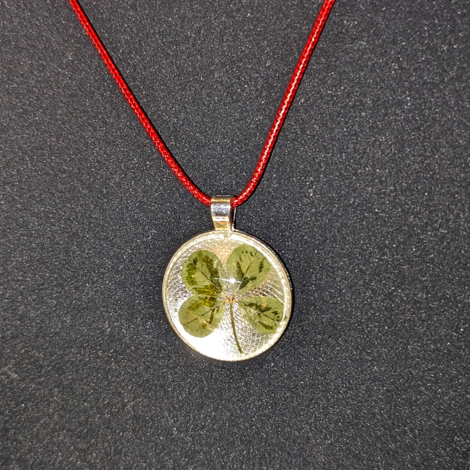 Real 4 Leaf Clover Pendant Necklace